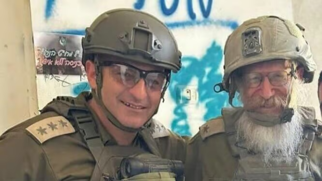 Colonel Ephraim Avni and Rabbi Tzvi Kostiner in Gaza

Photo: From social media