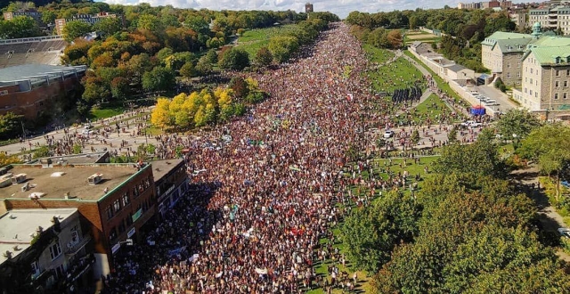 Arial shot of half a million people demanding climate action. 

Look here for more 

https://dailyhive.com/montreal/montreal-climate-strike-march-photos